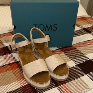 Toms Cream and Tan Sandals